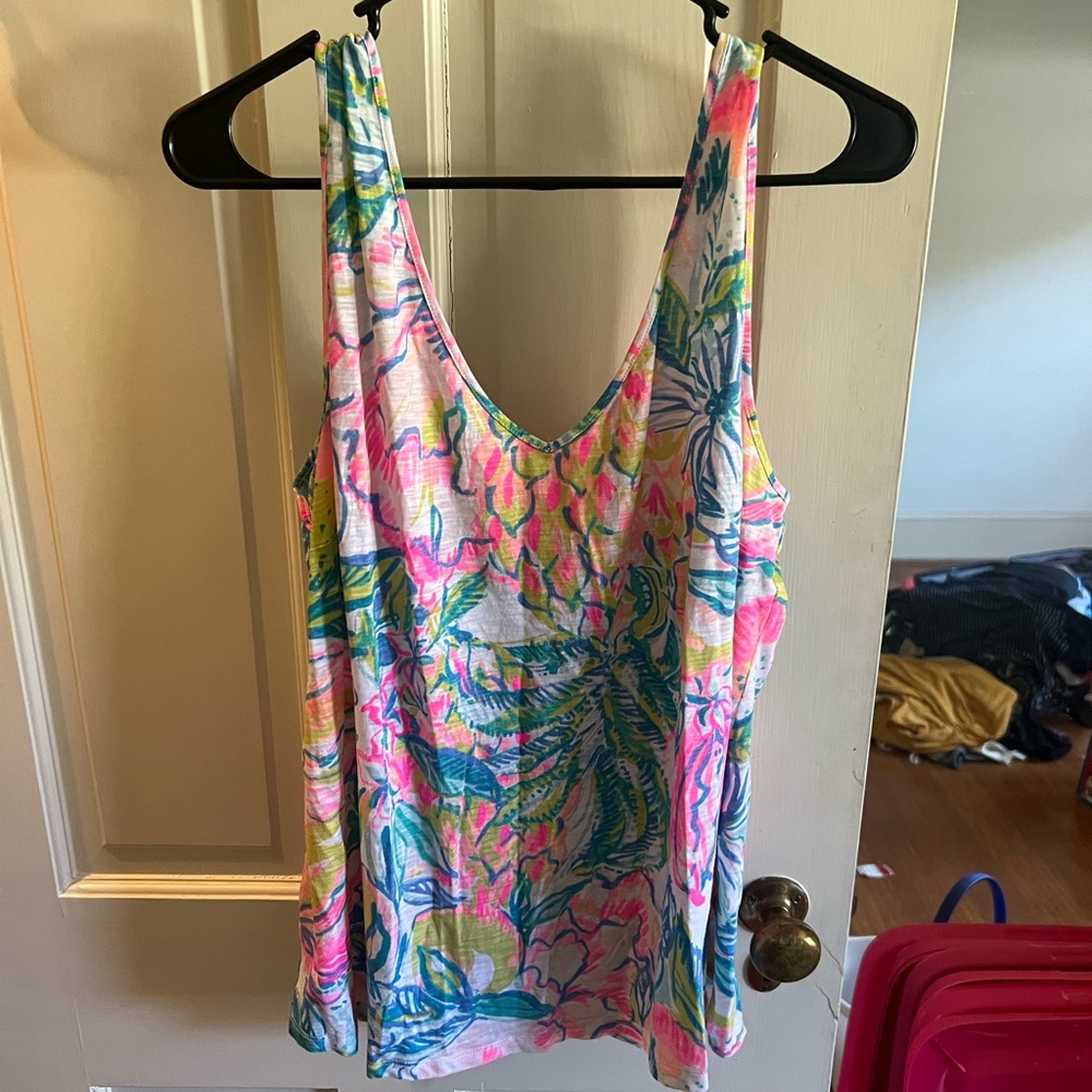 Lilly tank